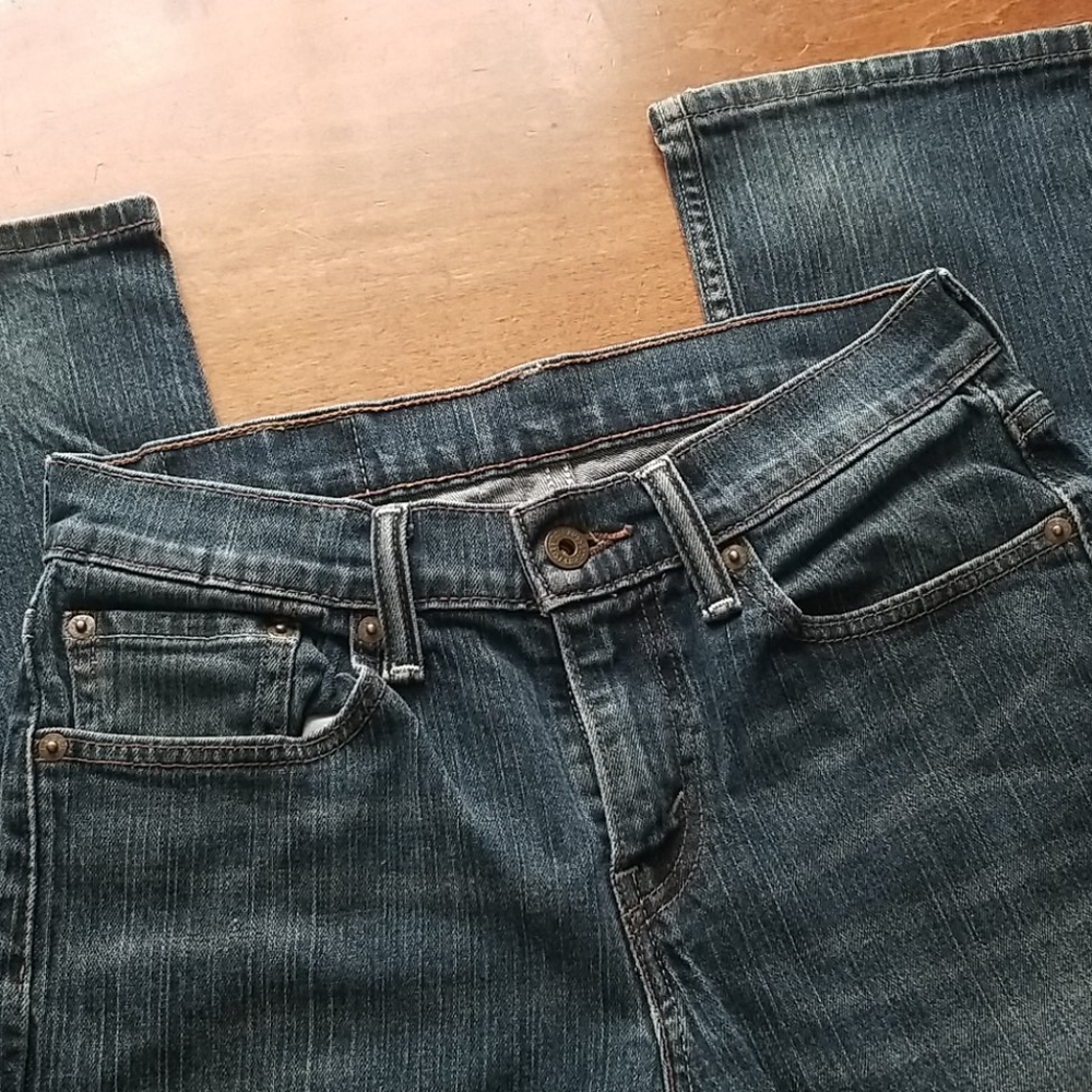 EUC Levi's 514 straight fit jeans 28x30